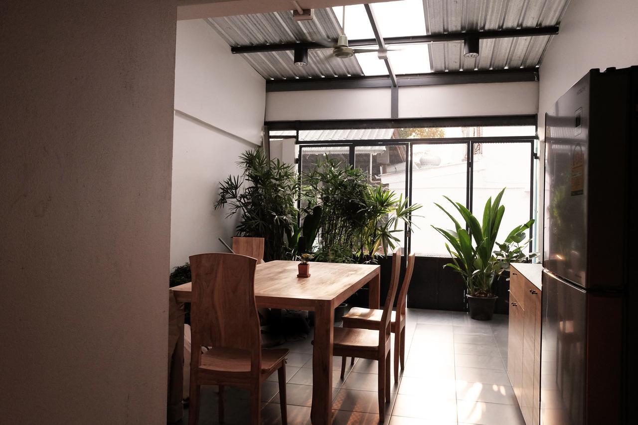 Phresh Hostel Бангкок Экстерьер фото
