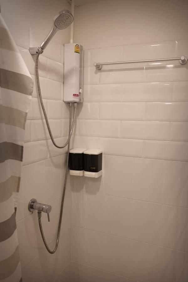 Phresh Hostel Бангкок Экстерьер фото
