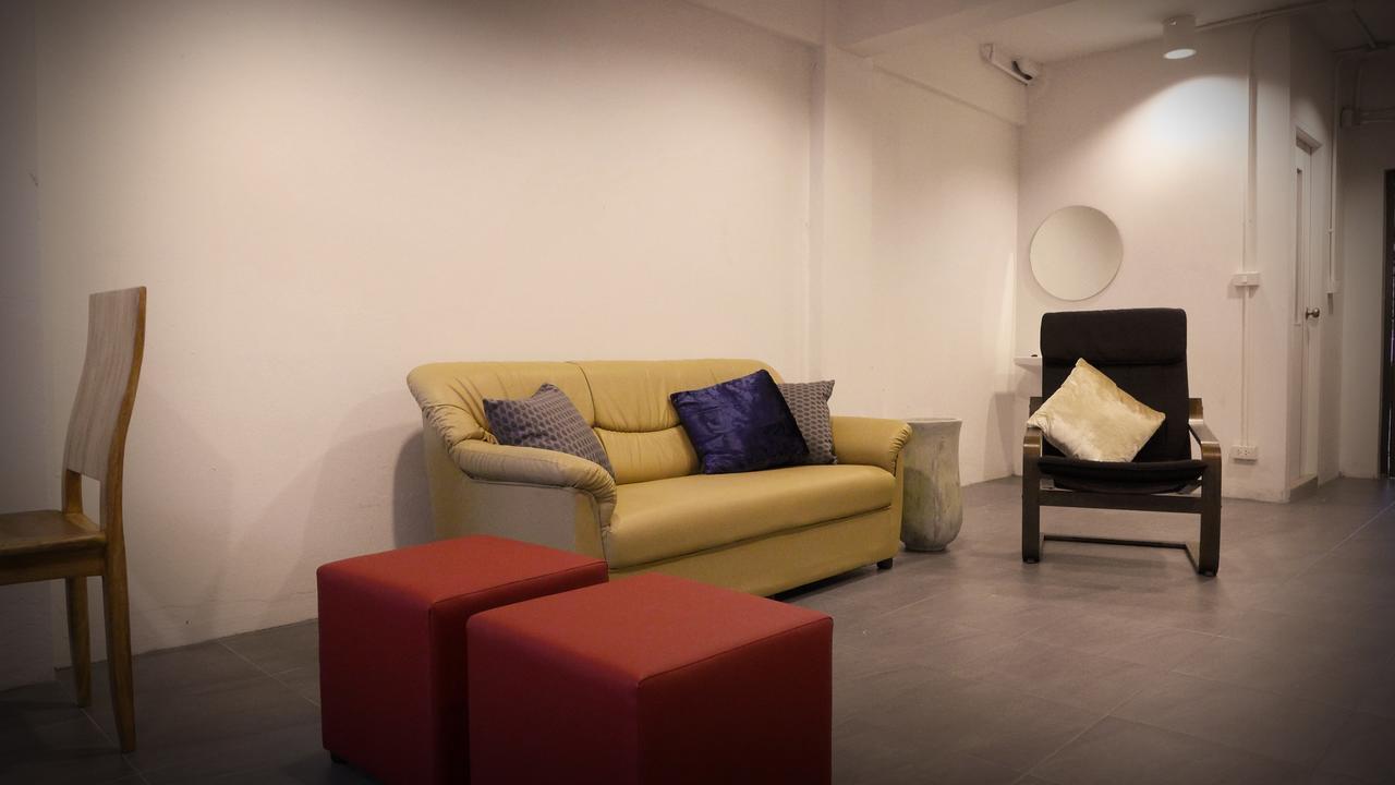 Phresh Hostel Бангкок Экстерьер фото